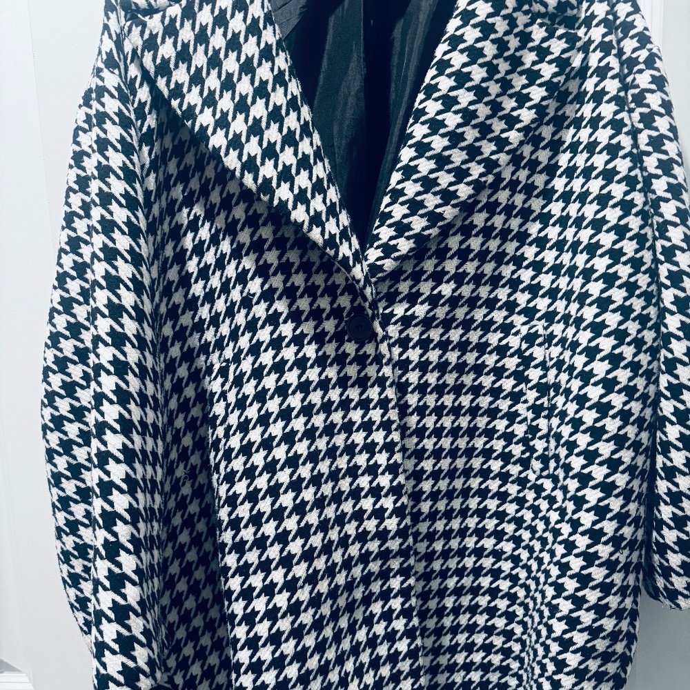 Black & White Eloquii Houndstooth Coat